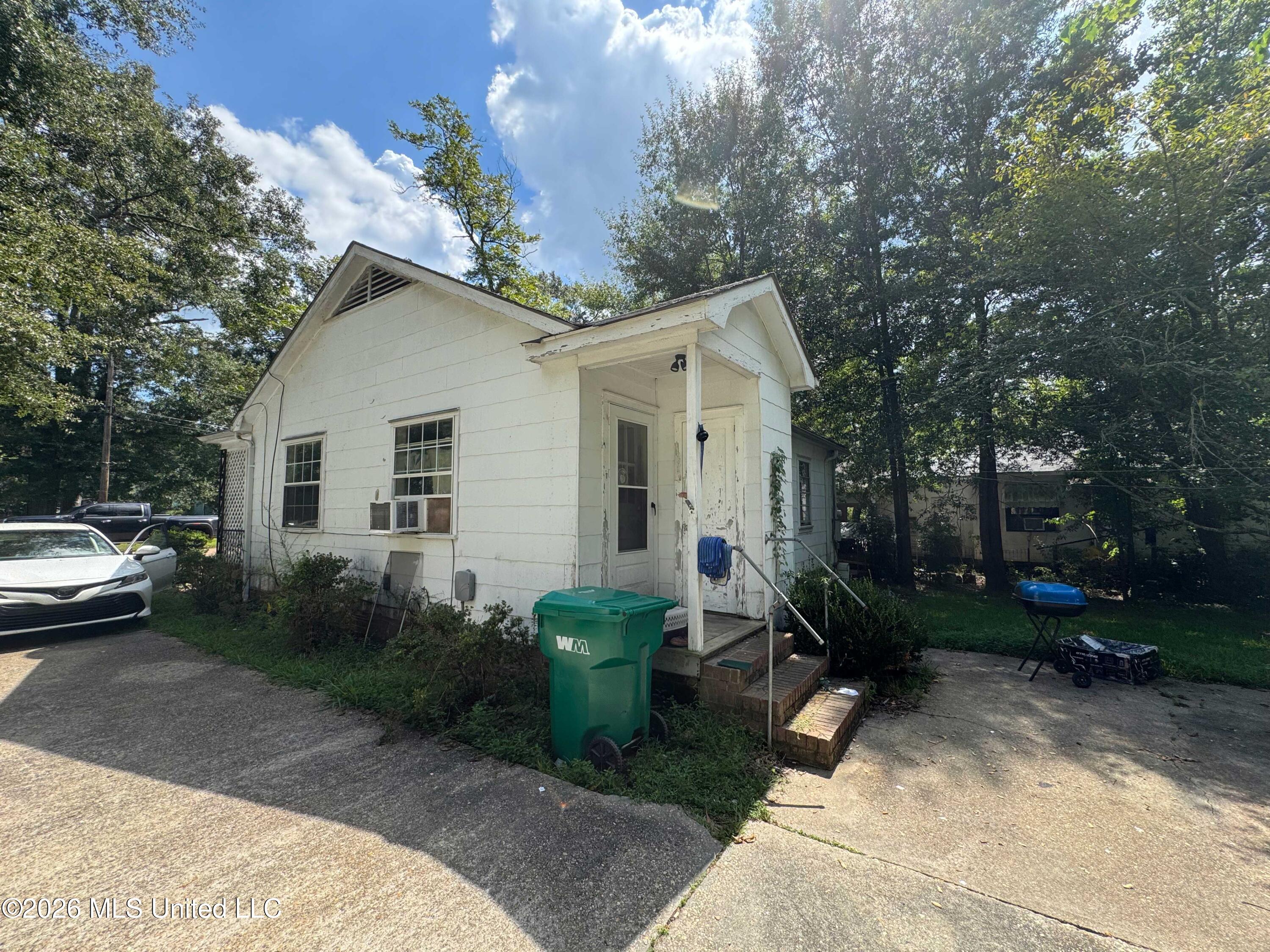 803 Robertson Street Property Photo 3