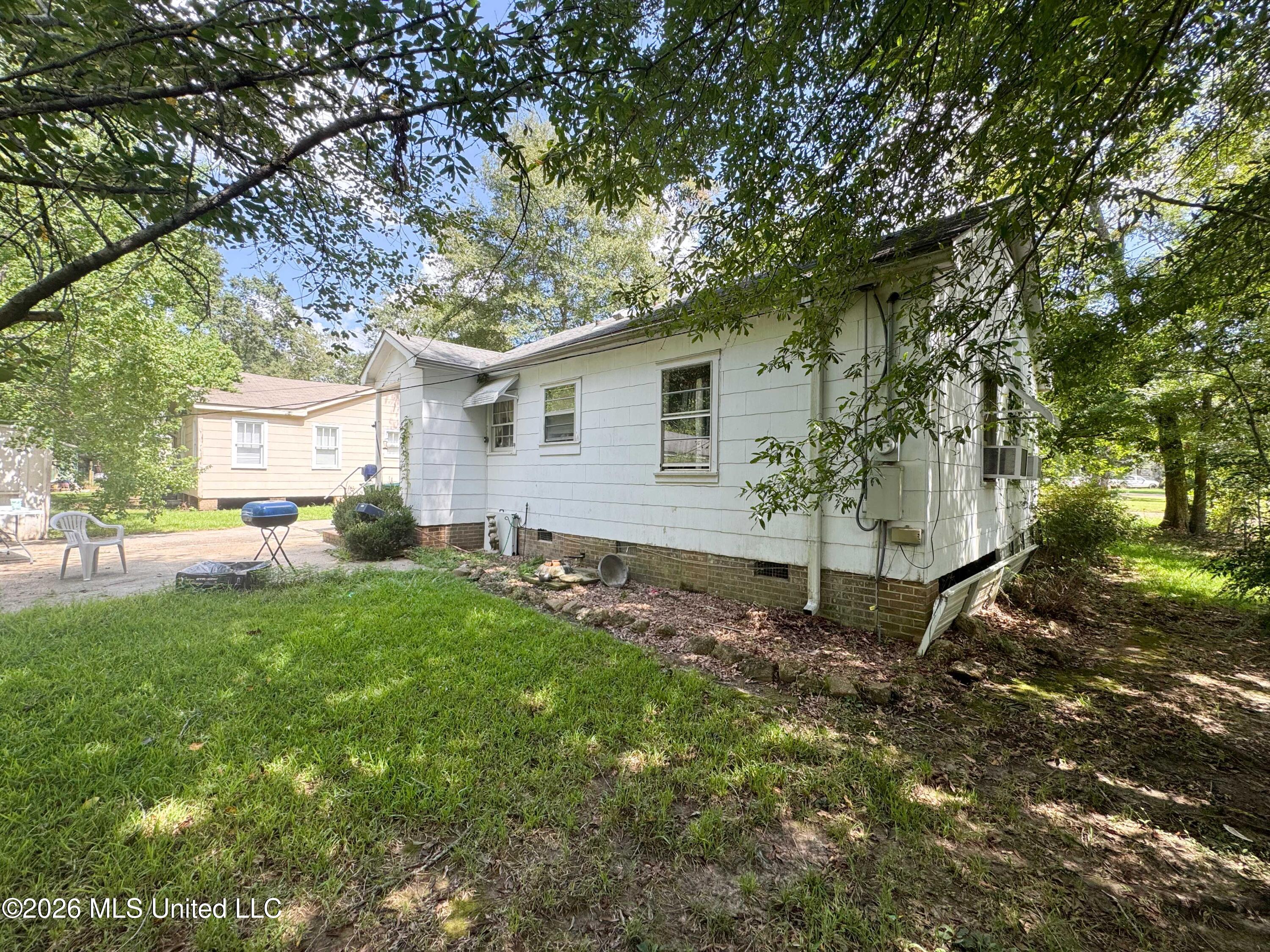 803 Robertson Street Property Photo 5