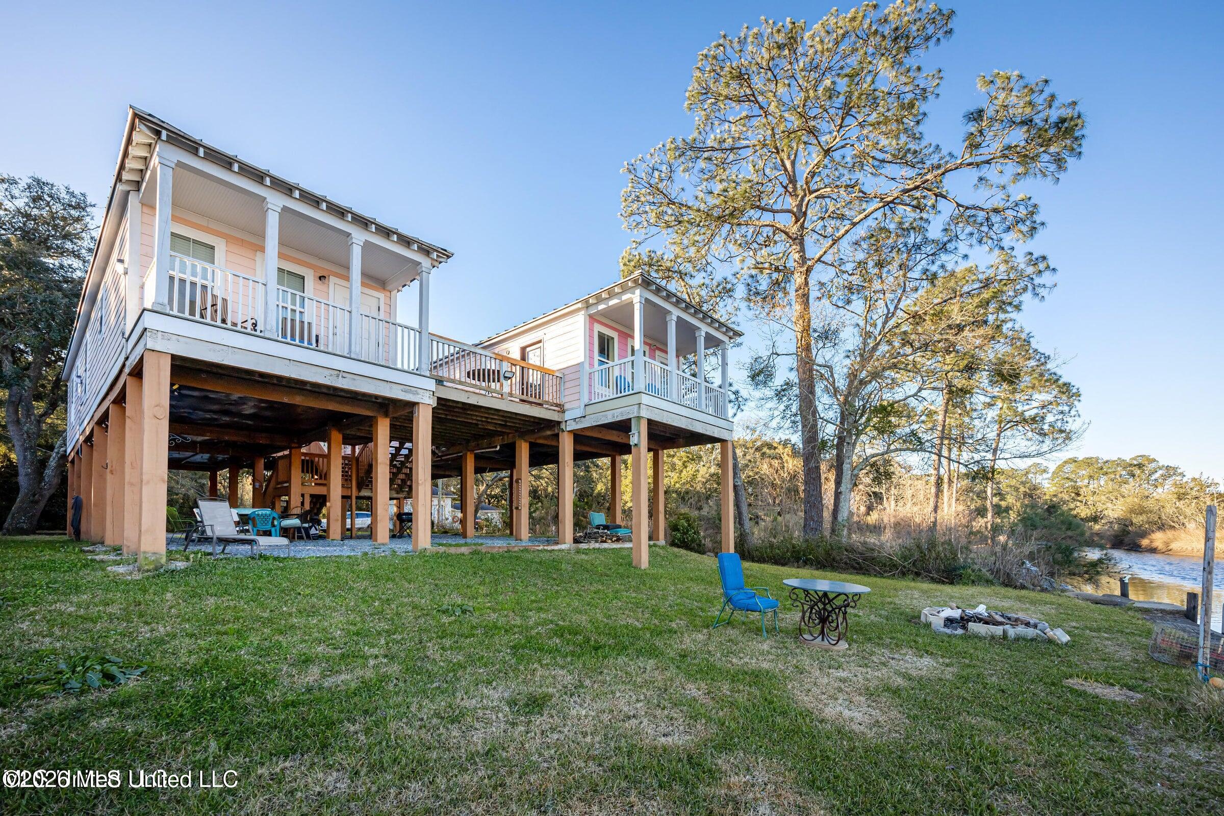 2231 E Simmons Bayou Drive Property Photo 5