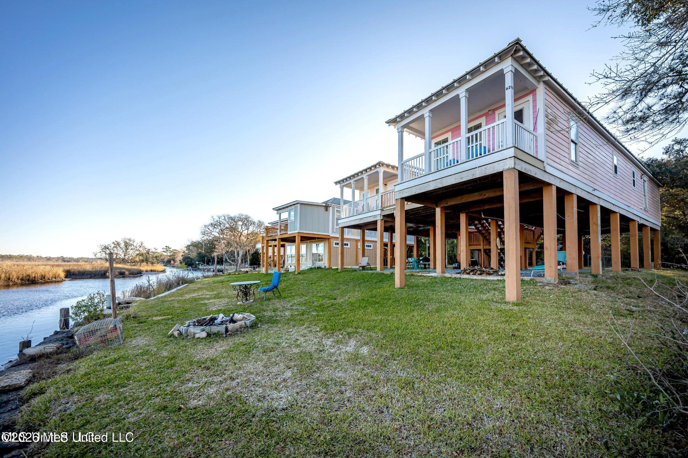 2231 E Simmons Bayou Drive Property Photo 7