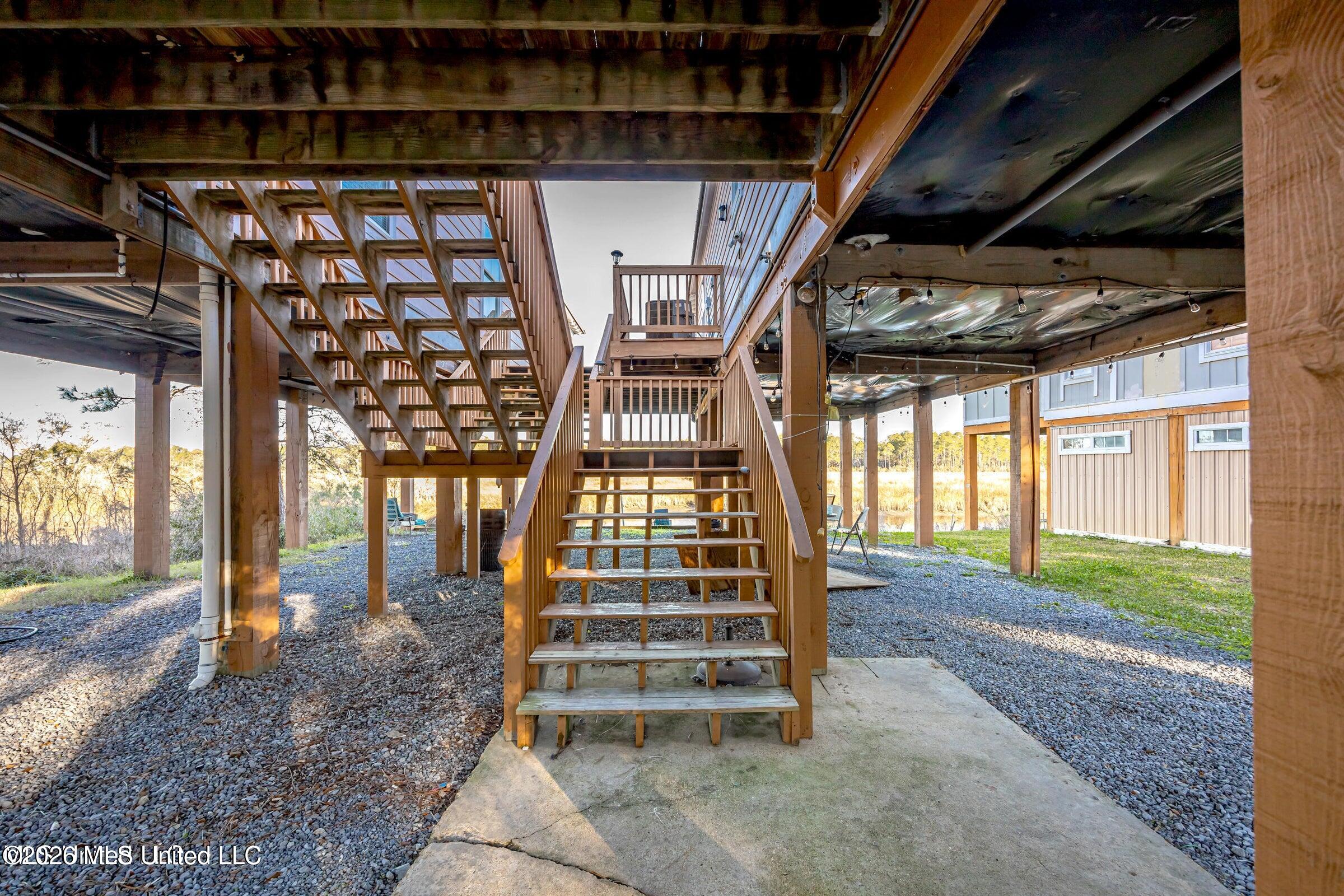 2231 E Simmons Bayou Drive Property Photo 8