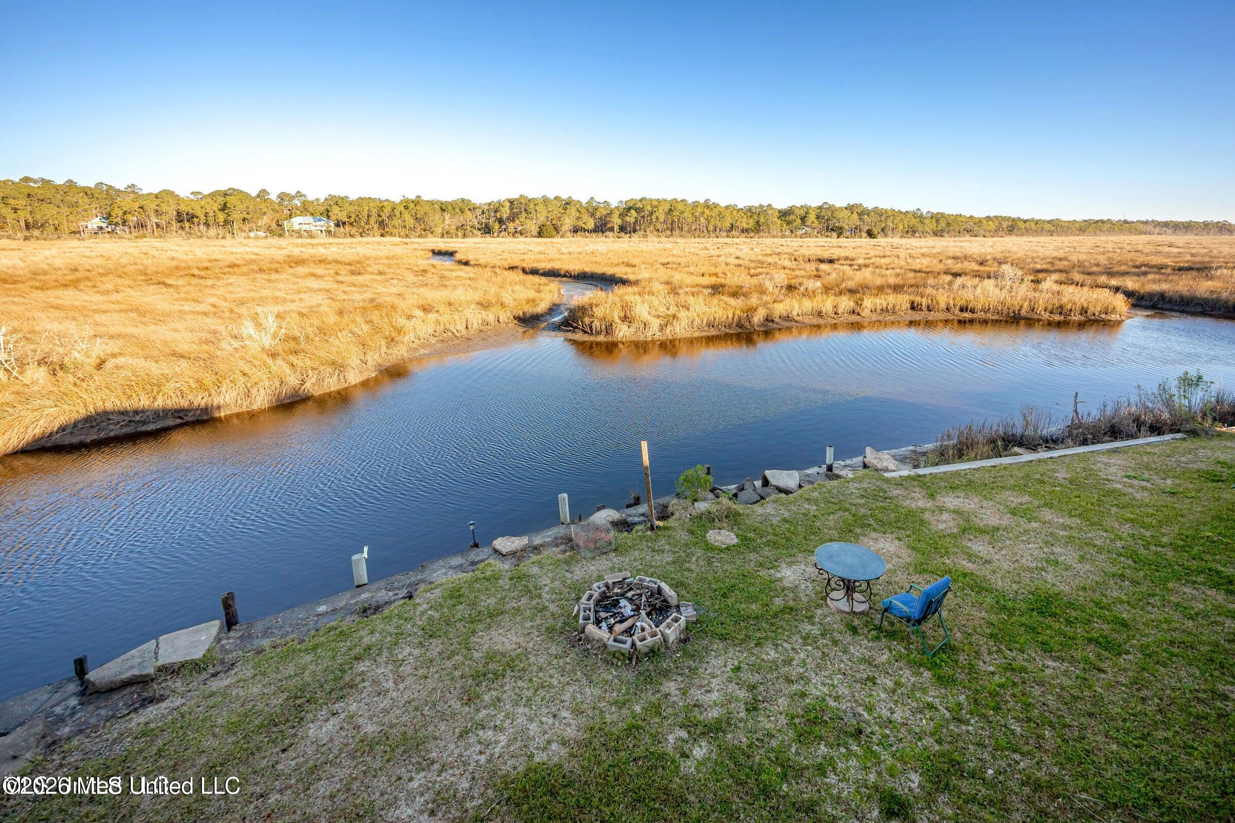 2231 E Simmons Bayou Drive Property Photo 15