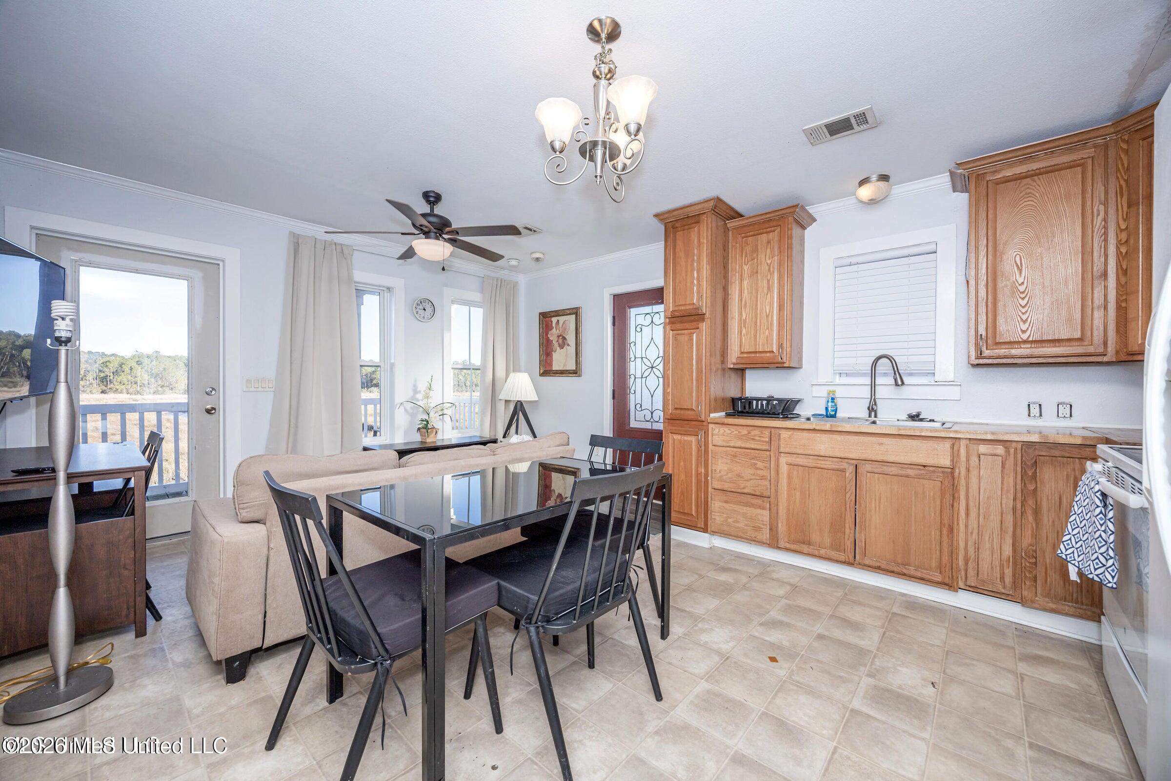 2231 E Simmons Bayou Drive Property Photo 17