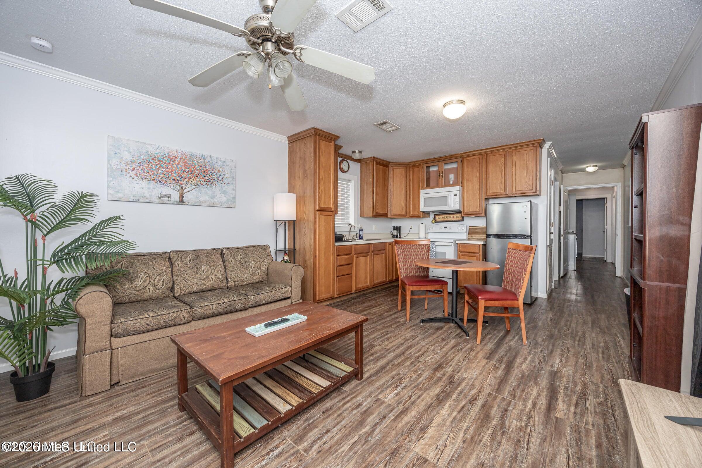 2231 E Simmons Bayou Drive Property Photo 38