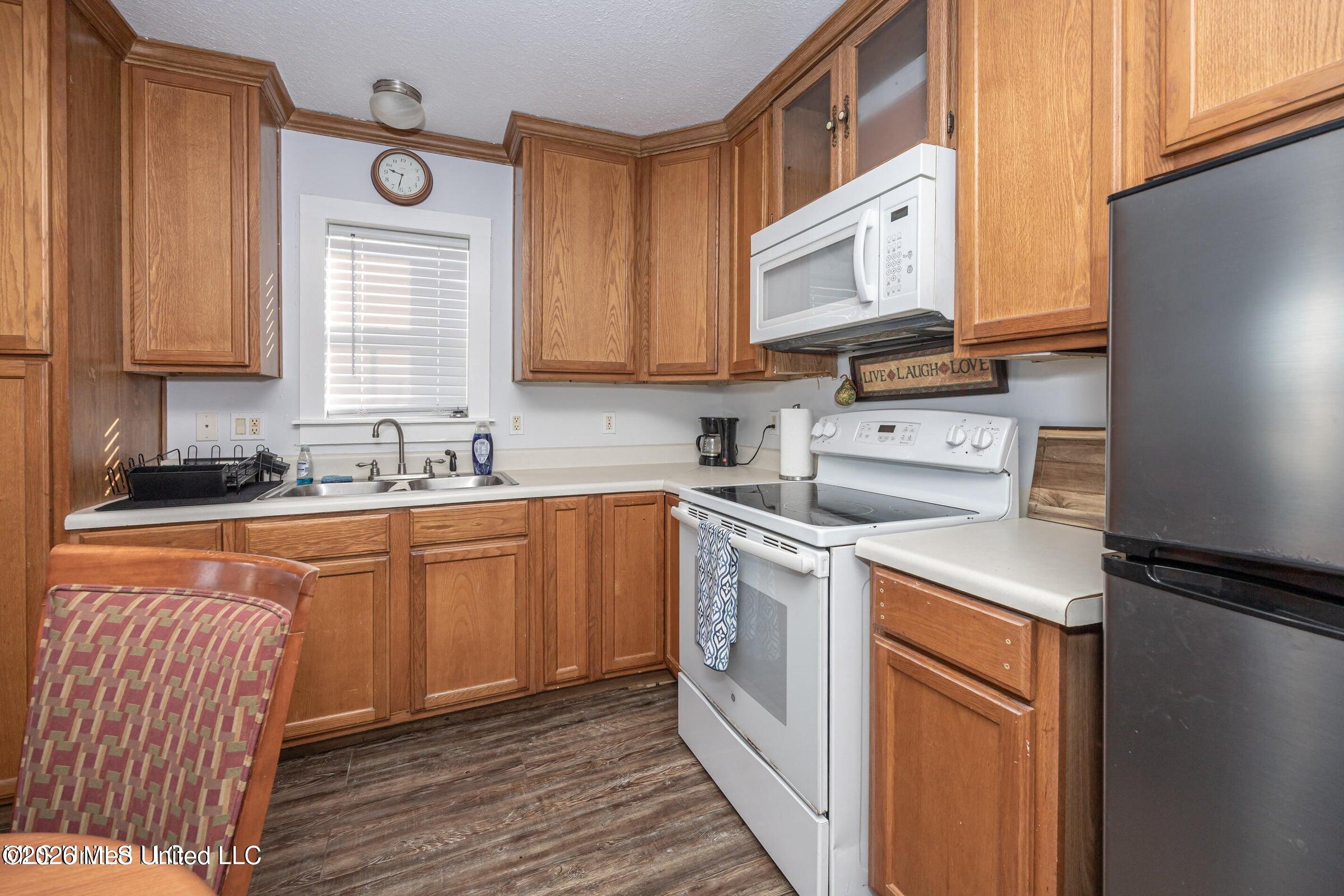 2231 E Simmons Bayou Drive Property Photo 41