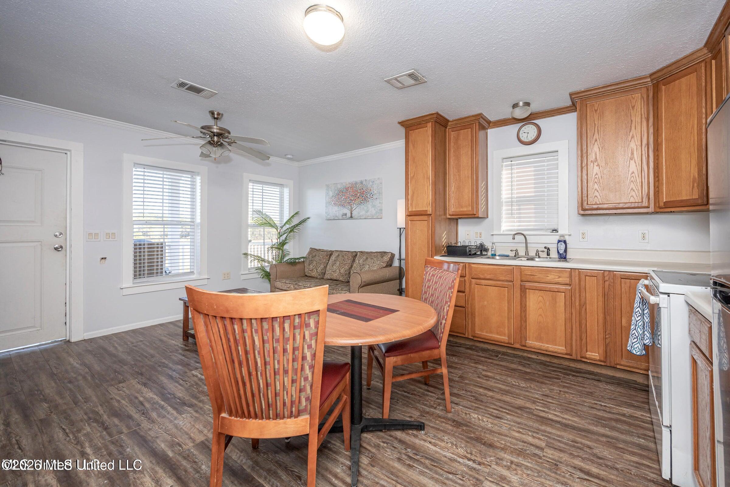 2231 E Simmons Bayou Drive Property Photo 42