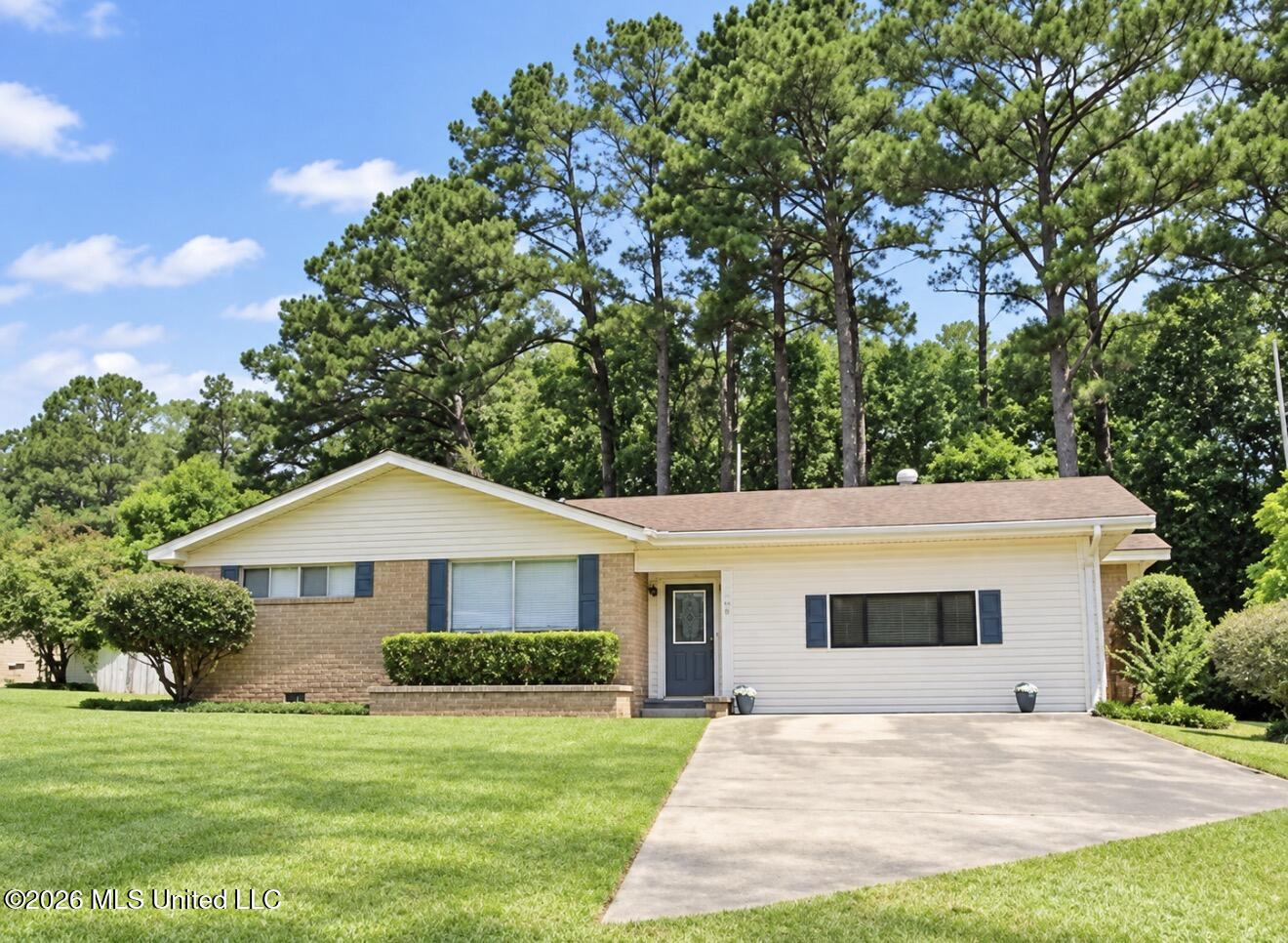 1336 John Street Property Photo 1