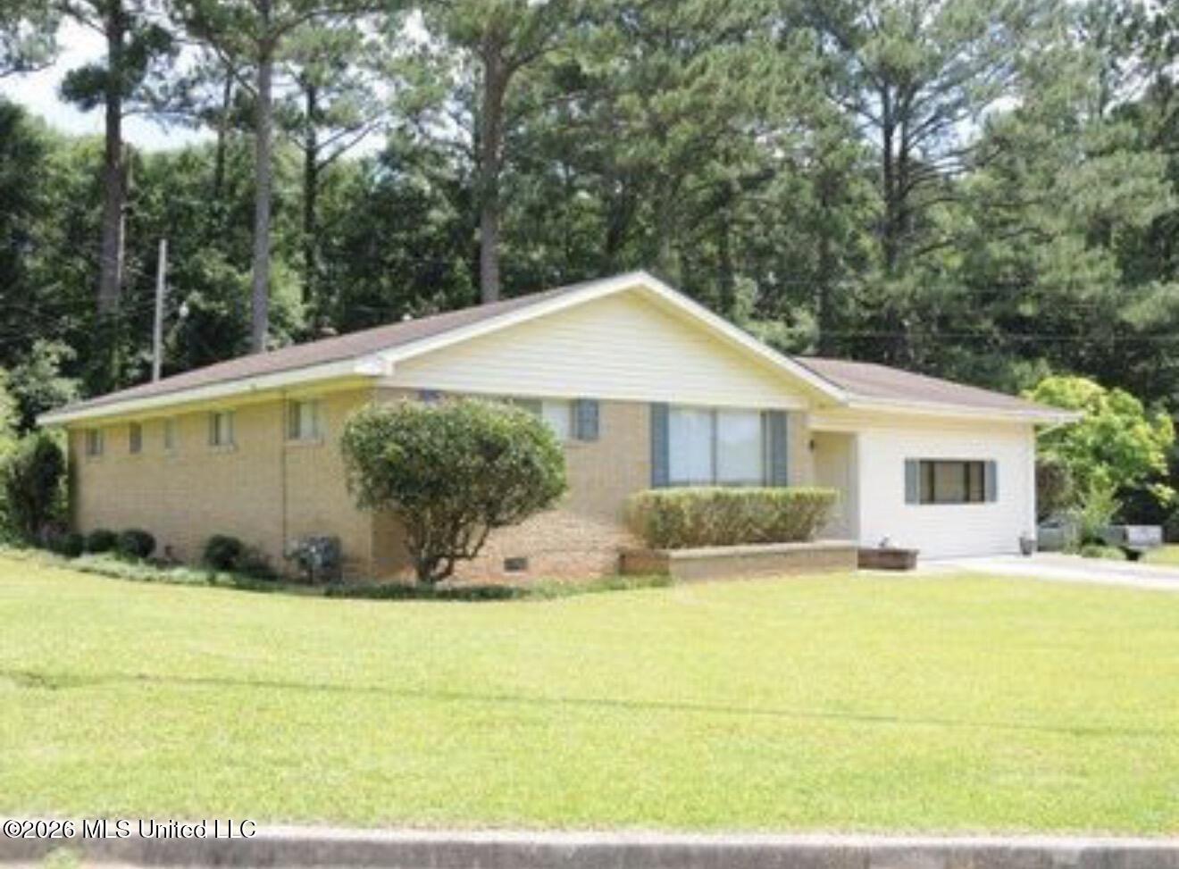 1336 John Street Property Photo 2