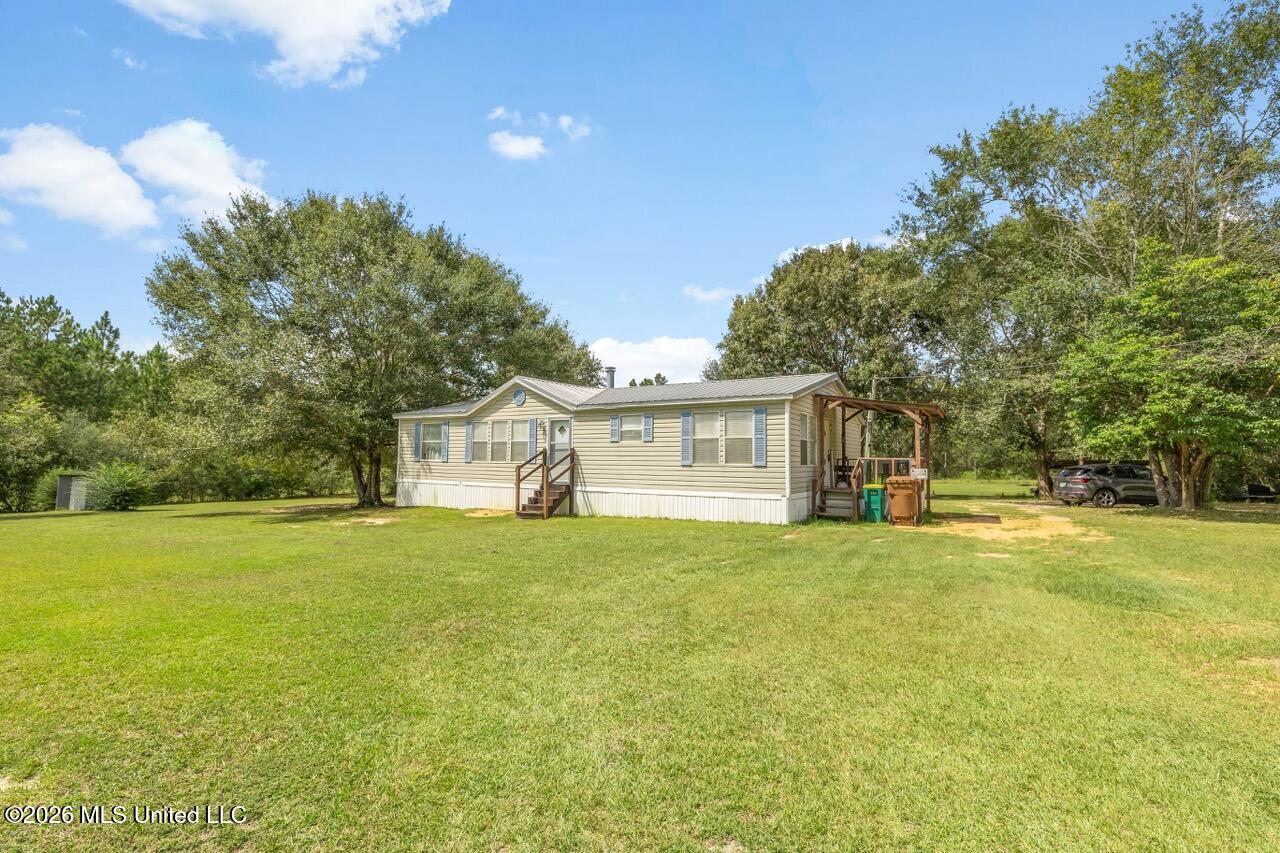 18276 Simmons Drive Property Photo 1