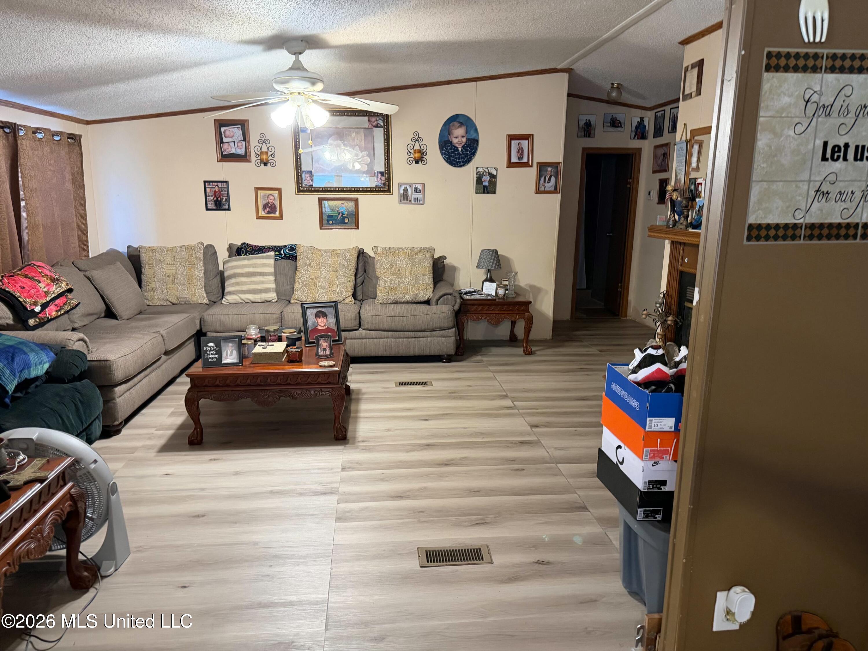 18276 Simmons Drive Property Photo 4