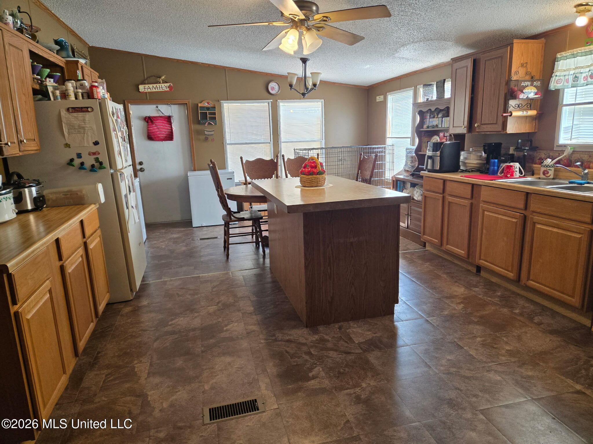 18276 Simmons Drive Property Photo 11
