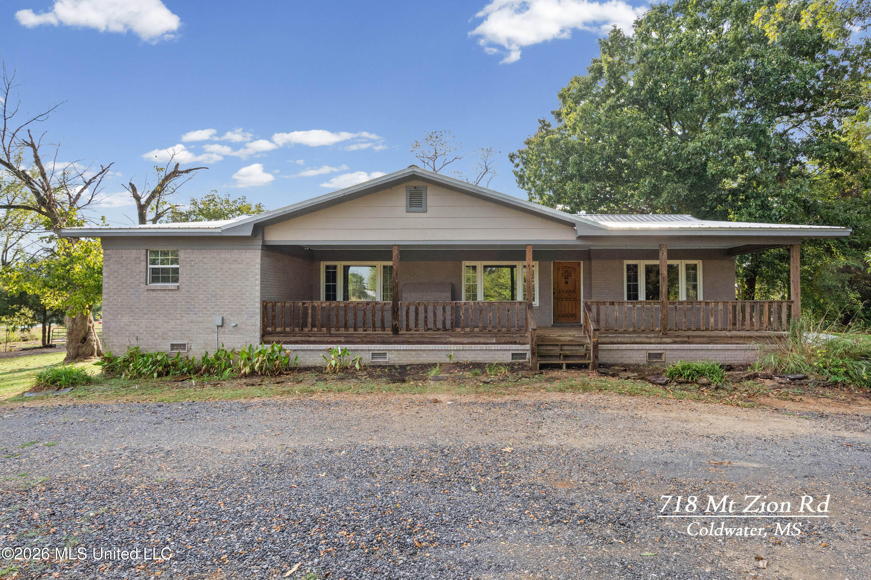 718 Mount Zion Road Property Photo 1