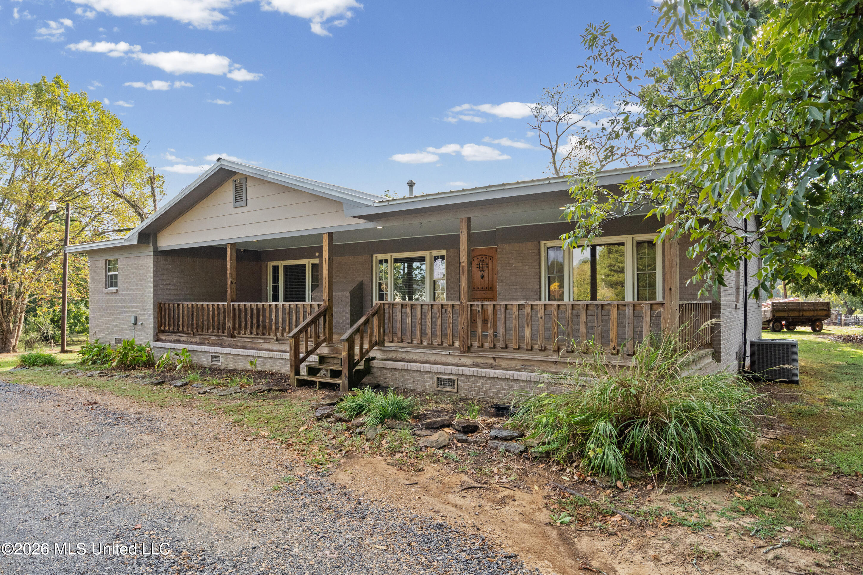 718 Mount Zion Road Property Photo 2