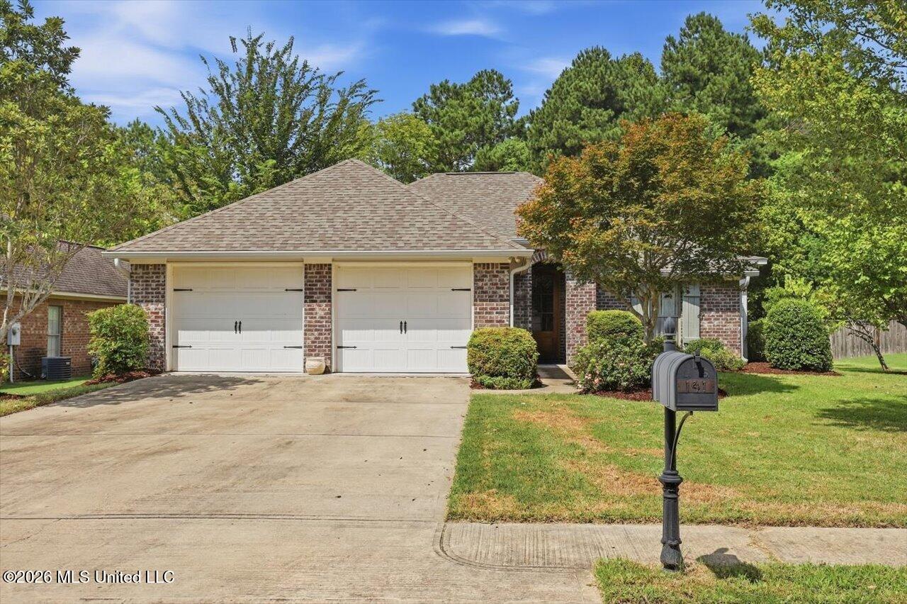141 Hampton Place Property Photo 2