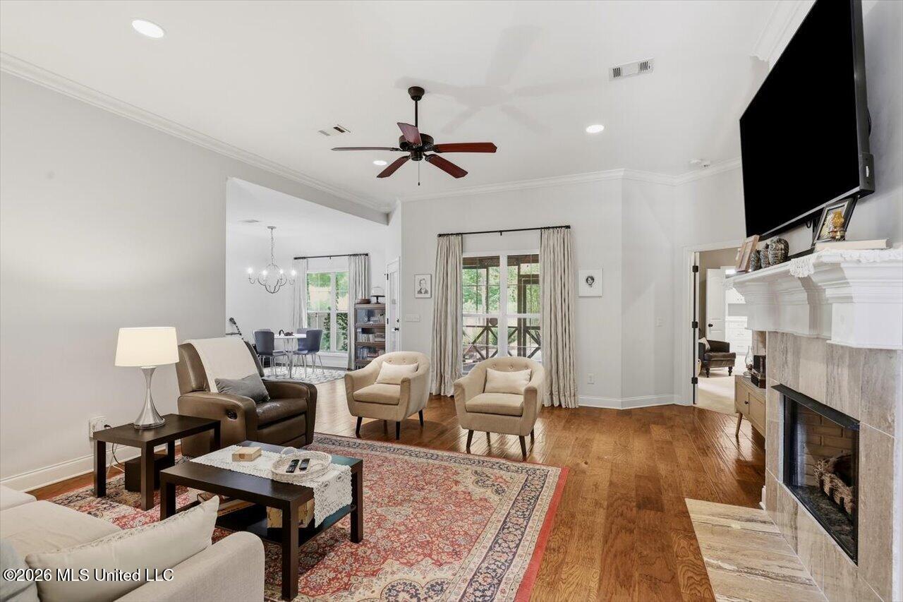 141 Hampton Place Property Photo 7
