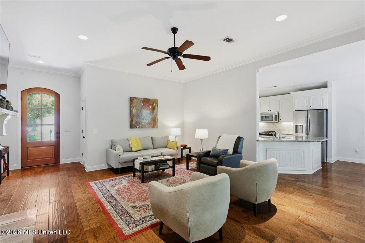 141 Hampton Place Property Photo 10