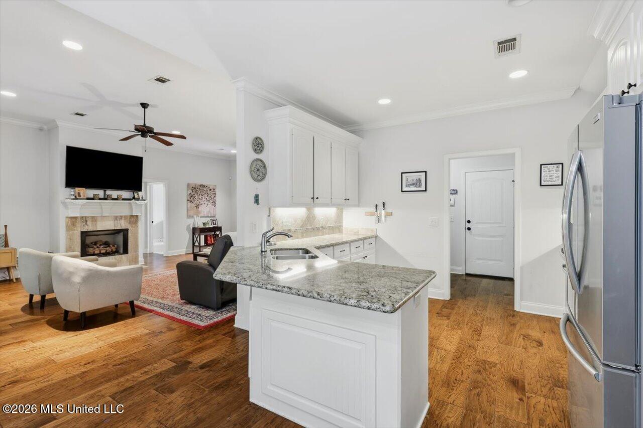 141 Hampton Place Property Photo 11