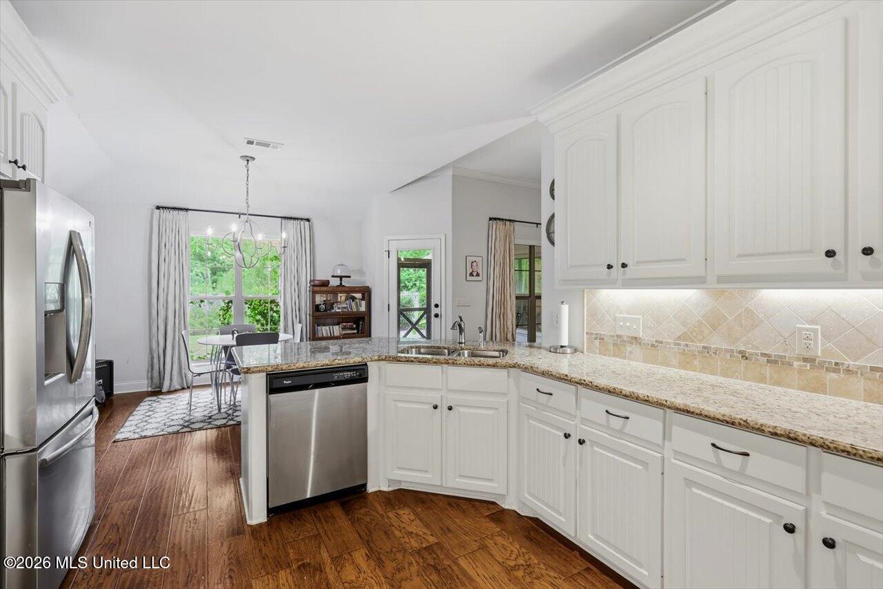 141 Hampton Place Property Photo 14
