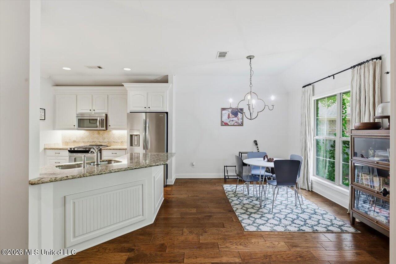 141 Hampton Place Property Photo 15