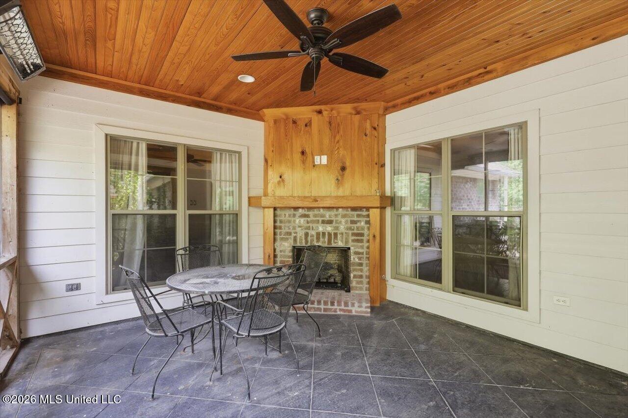 141 Hampton Place Property Photo 31
