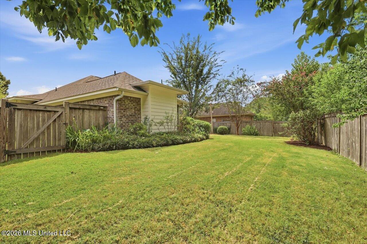 141 Hampton Place Property Photo 36