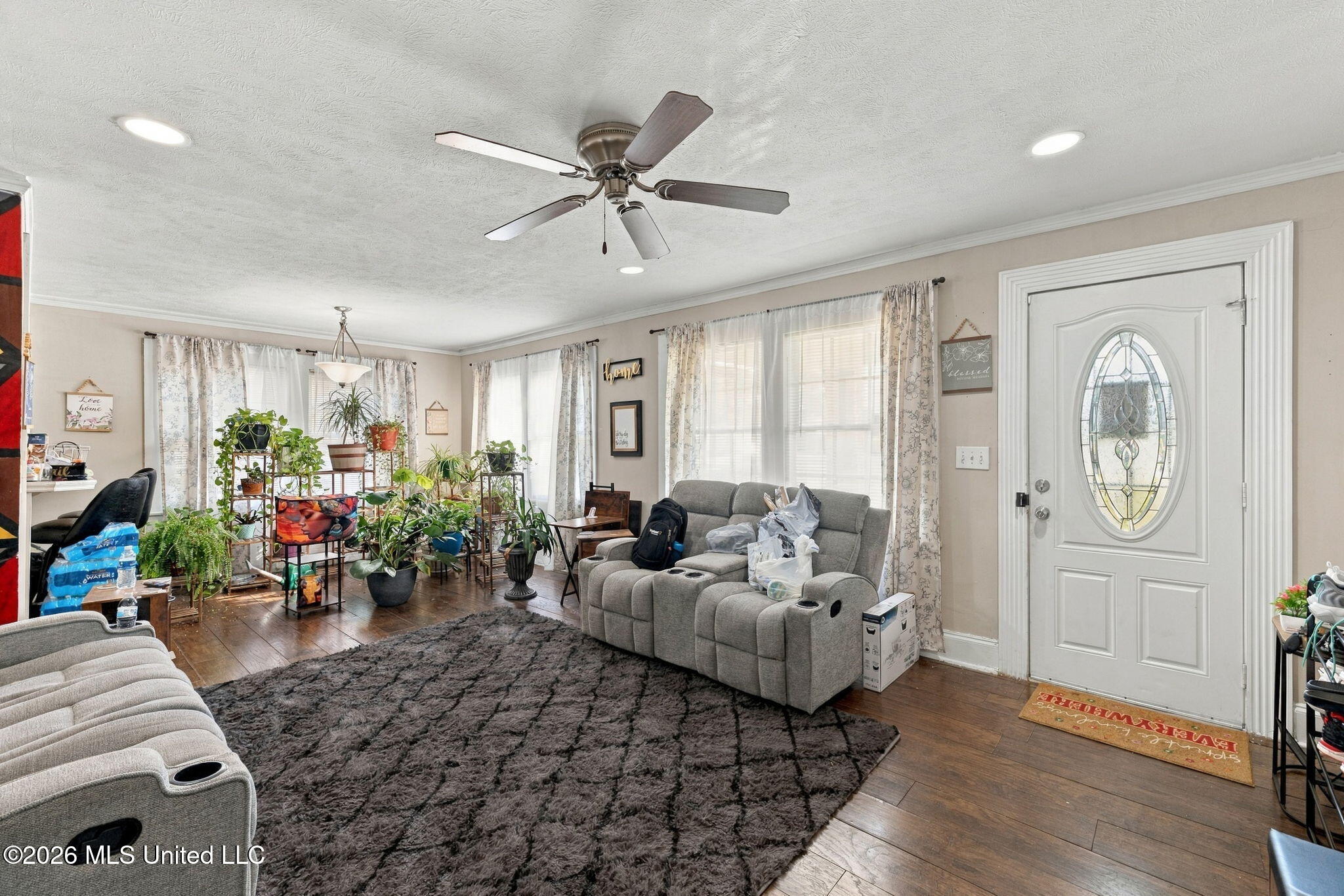 106 3rd Avenue Property Photo 6