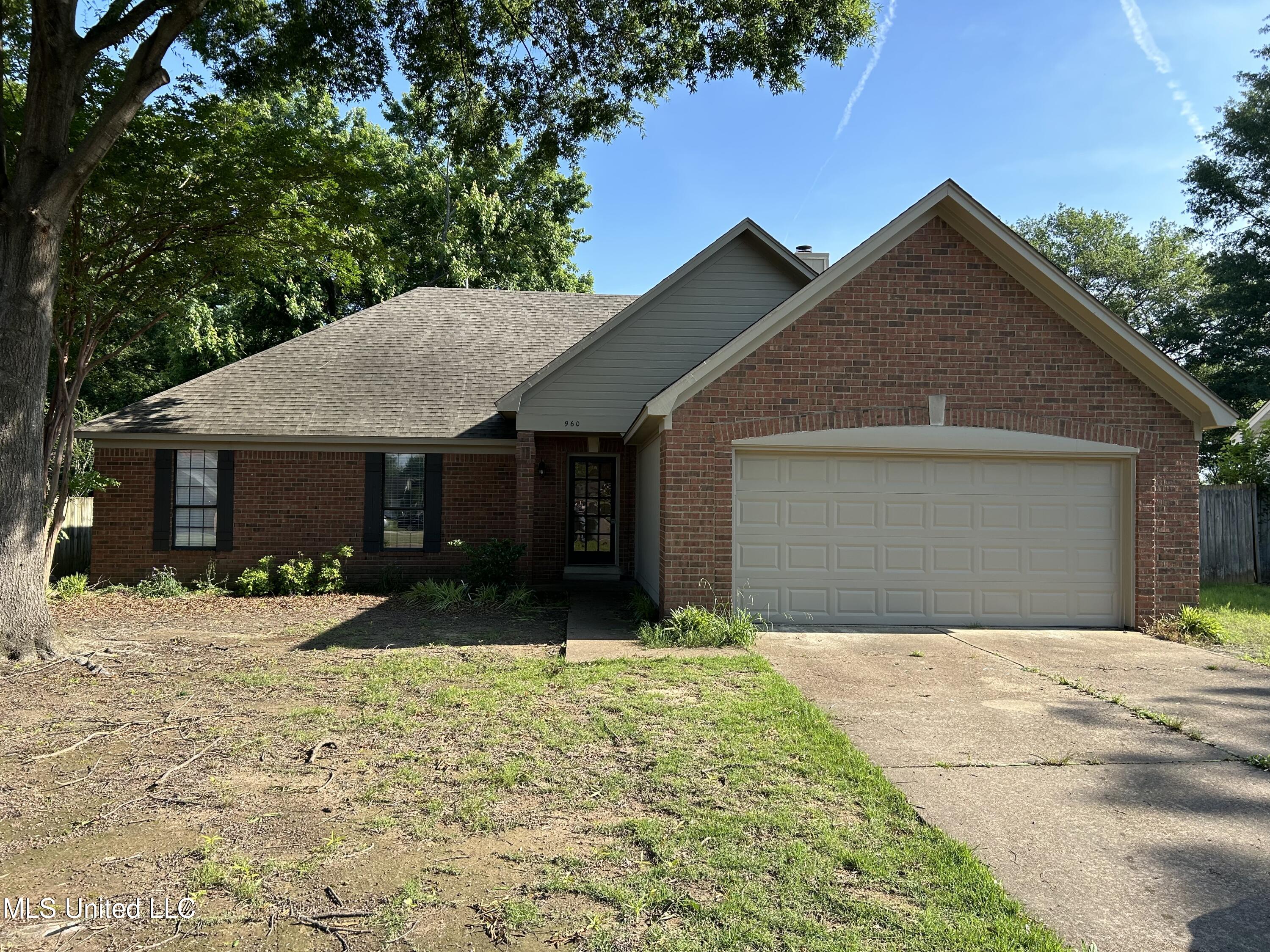 960 Clarington Drive Property Photo 1