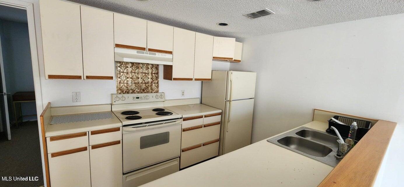 828 Oakleigh Avenue Property Photo 10