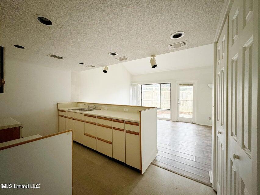 828 Oakleigh Avenue Property Photo 11