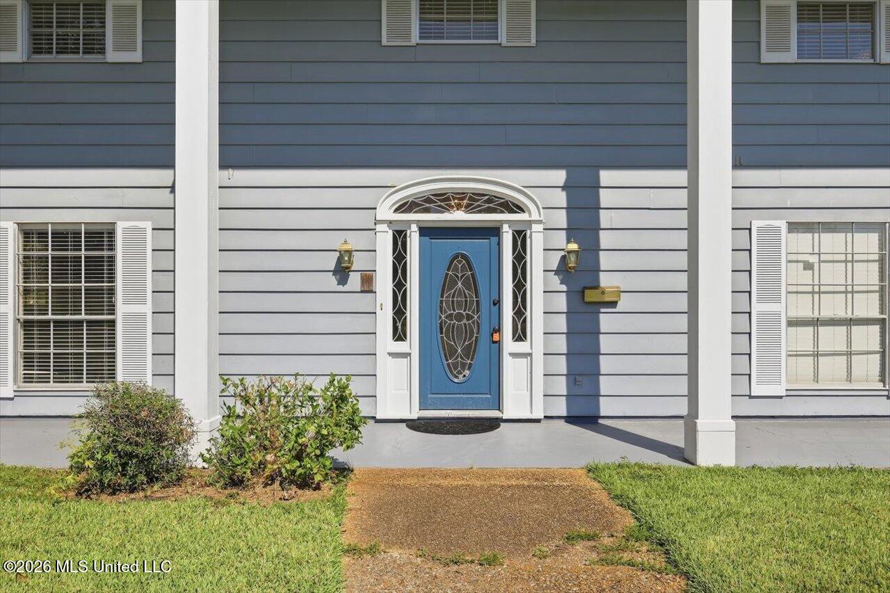 1086 Devonshire Drive Property Photo 3
