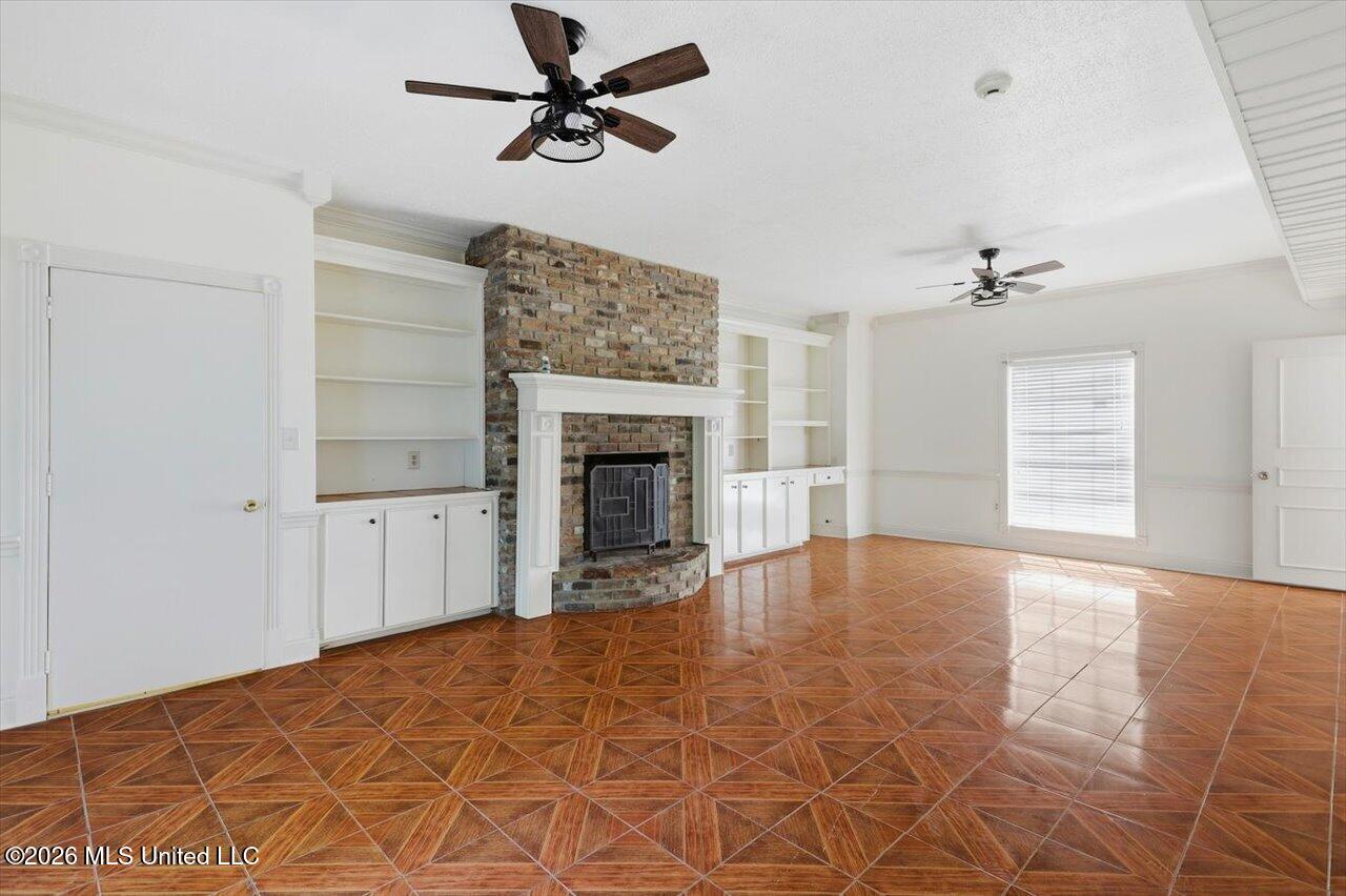 1086 Devonshire Drive Property Photo 7