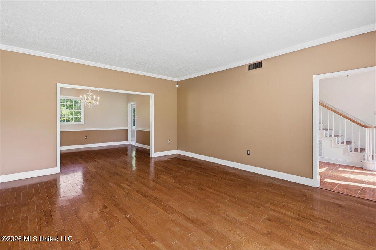 1086 Devonshire Drive Property Photo 17