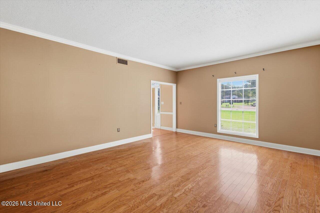 1086 Devonshire Drive Property Photo 19