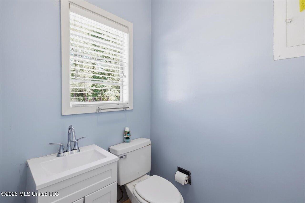 1086 Devonshire Drive Property Photo 21