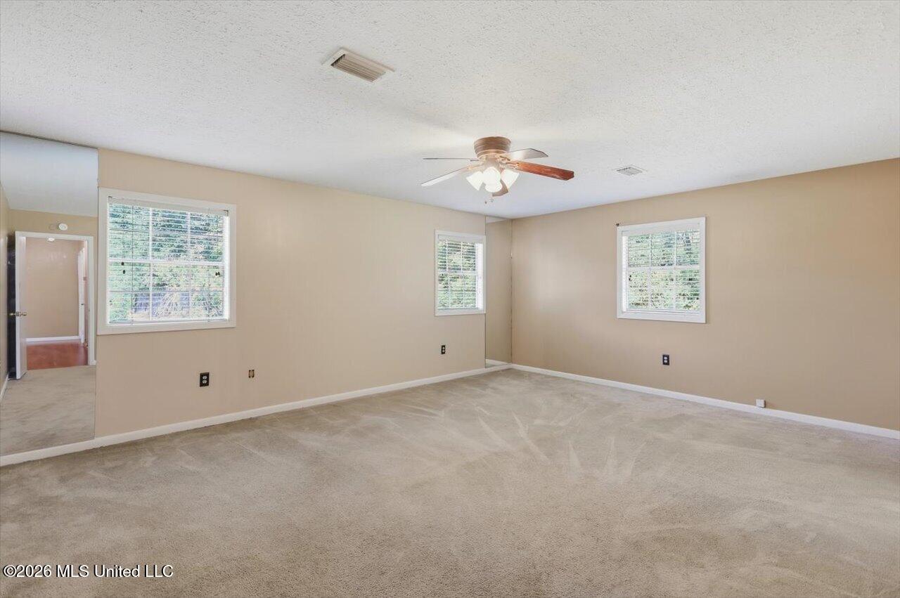 1086 Devonshire Drive Property Photo 22