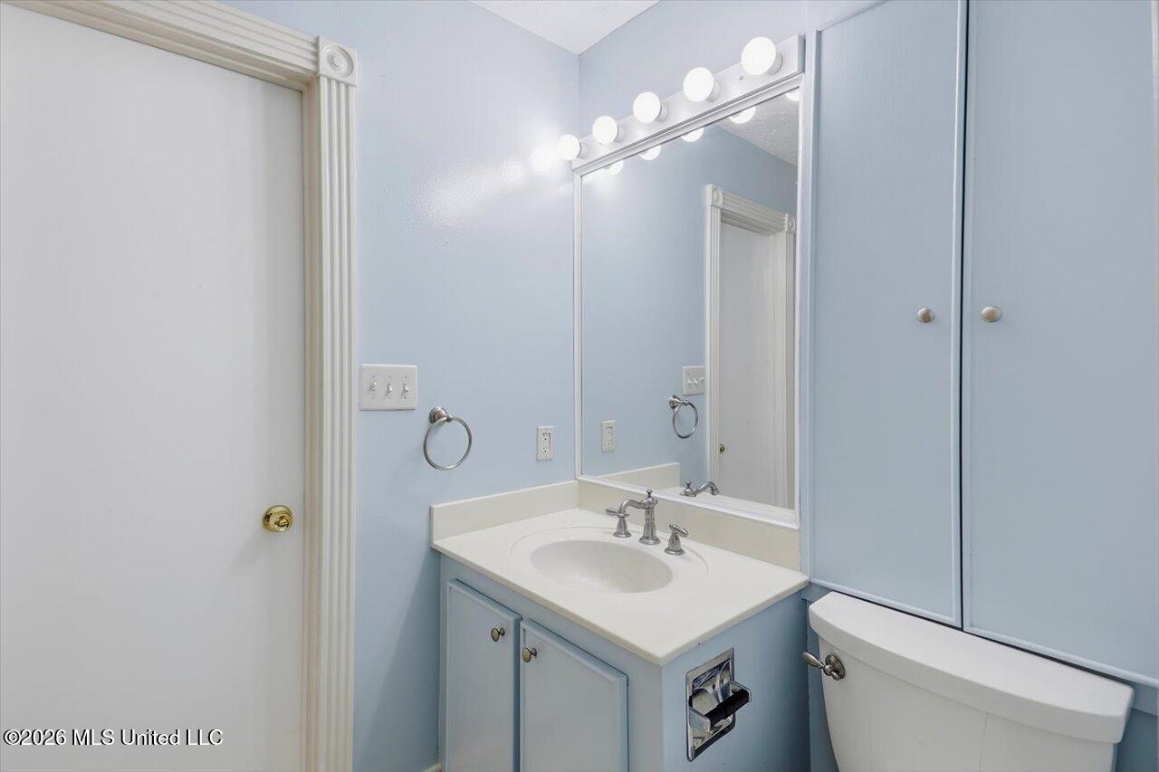 1086 Devonshire Drive Property Photo 27