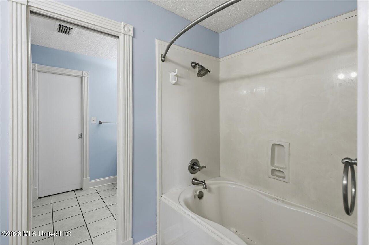 1086 Devonshire Drive Property Photo 28
