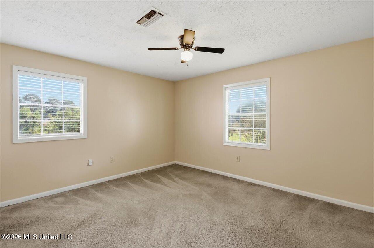 1086 Devonshire Drive Property Photo 30