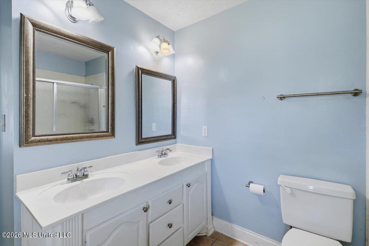 1086 Devonshire Drive Property Photo 31