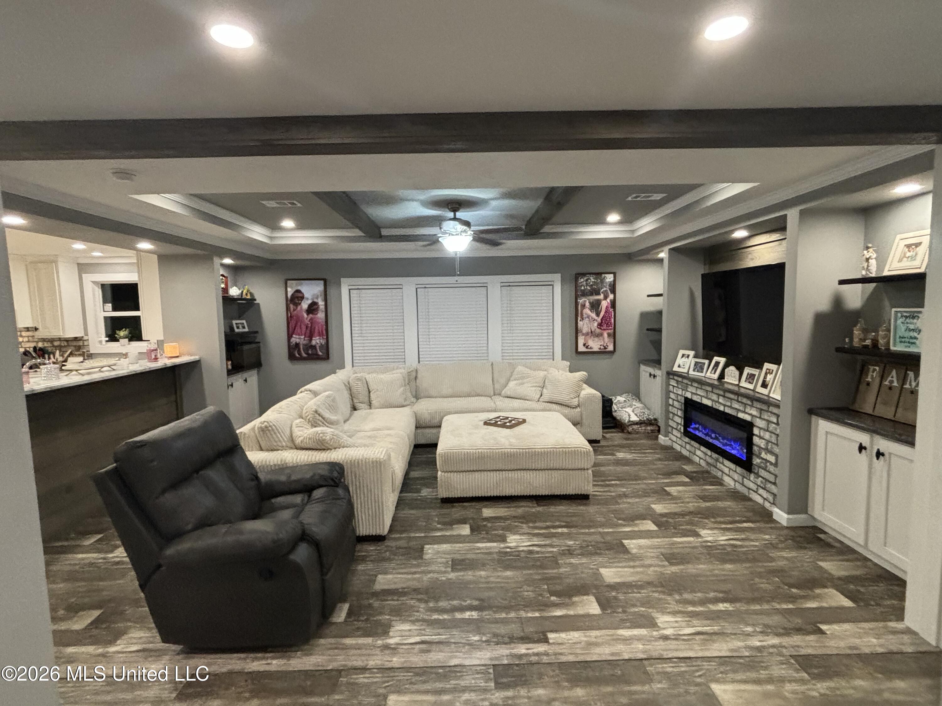 1099 Shell Oil Lane Property Photo 3