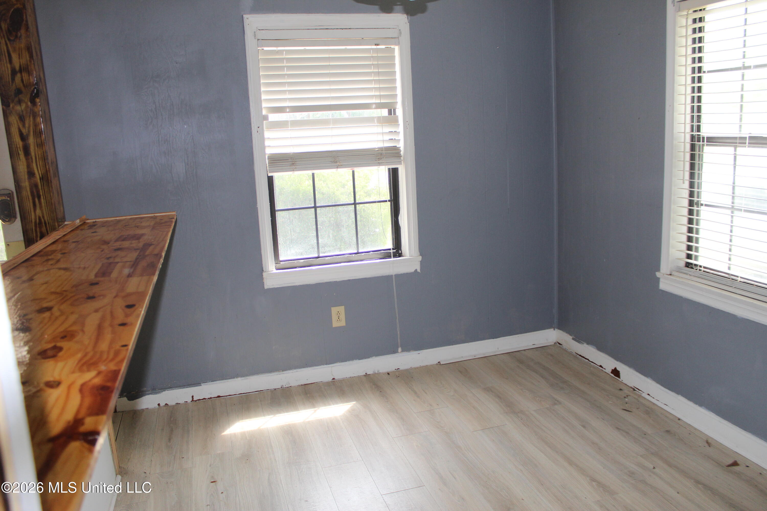 302 W Adams Avenue Property Photo 4
