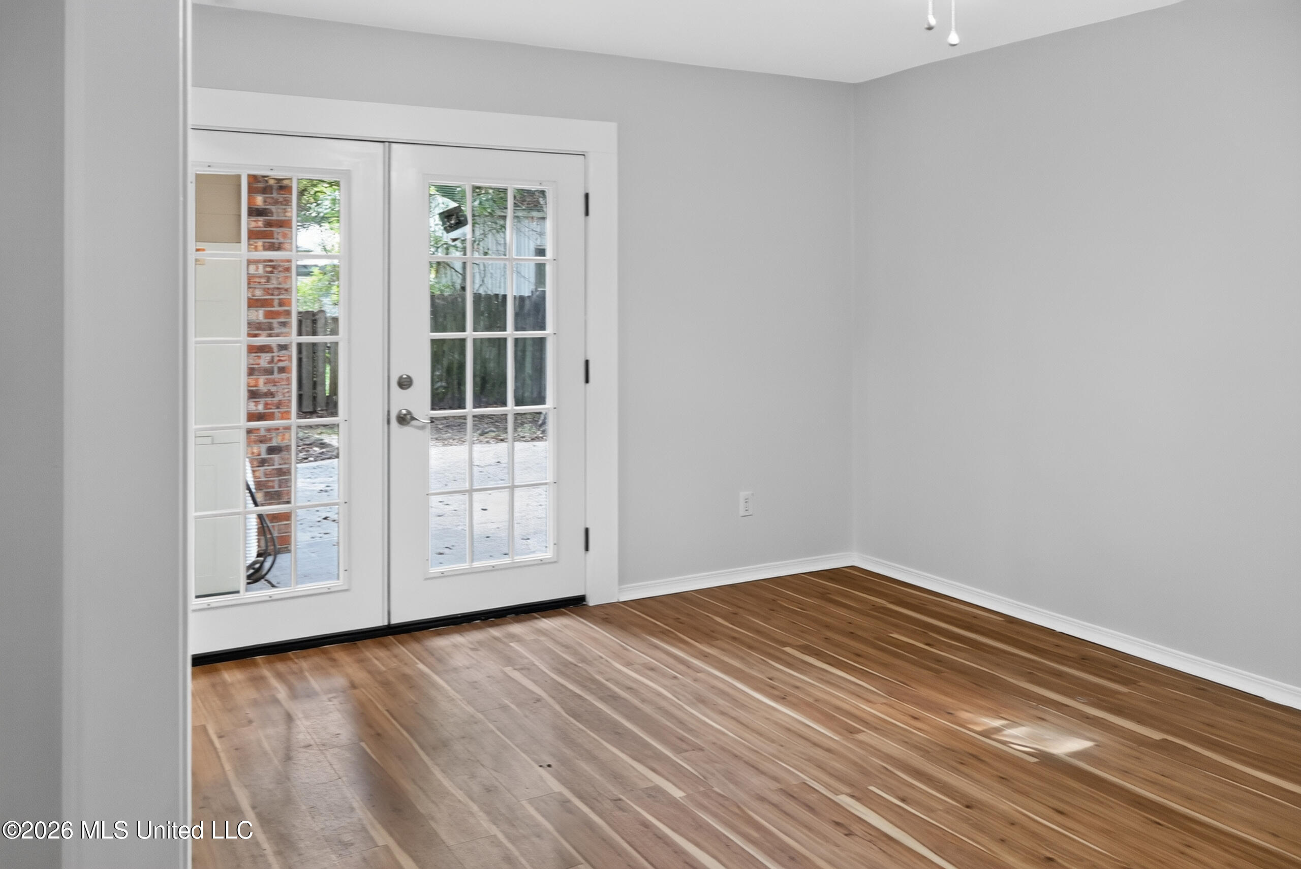 2807 Pinewood Avenue Property Photo 26
