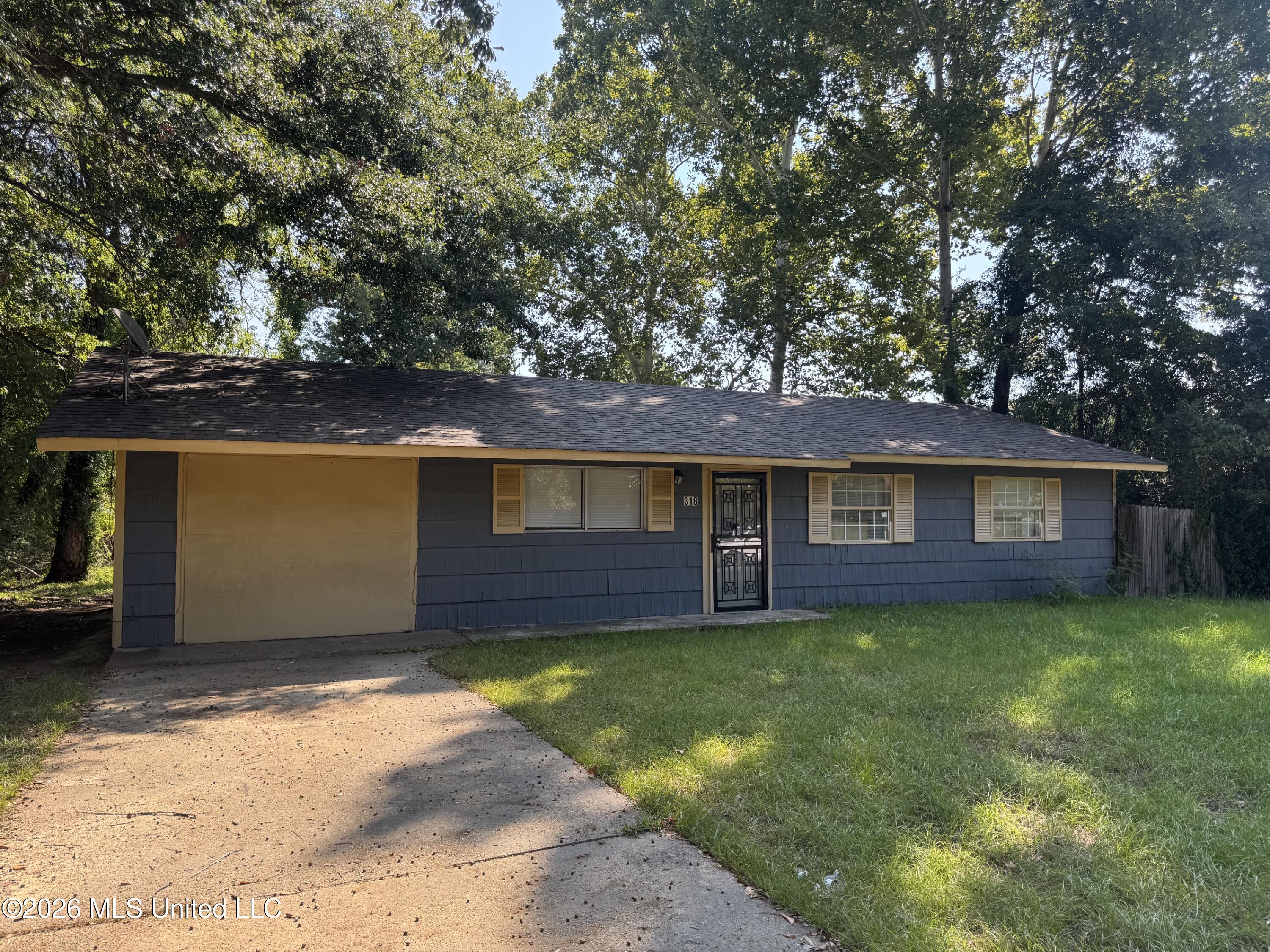 318 Queen Marie Lane Property Photo 1