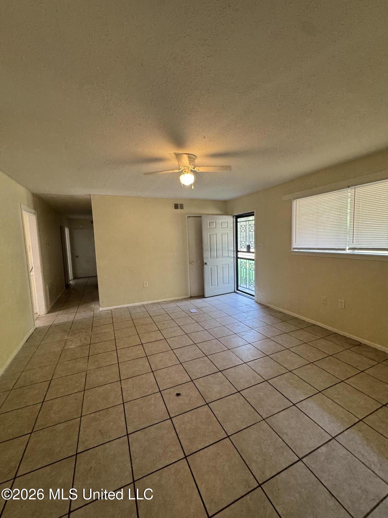 318 Queen Marie Lane Property Photo 2