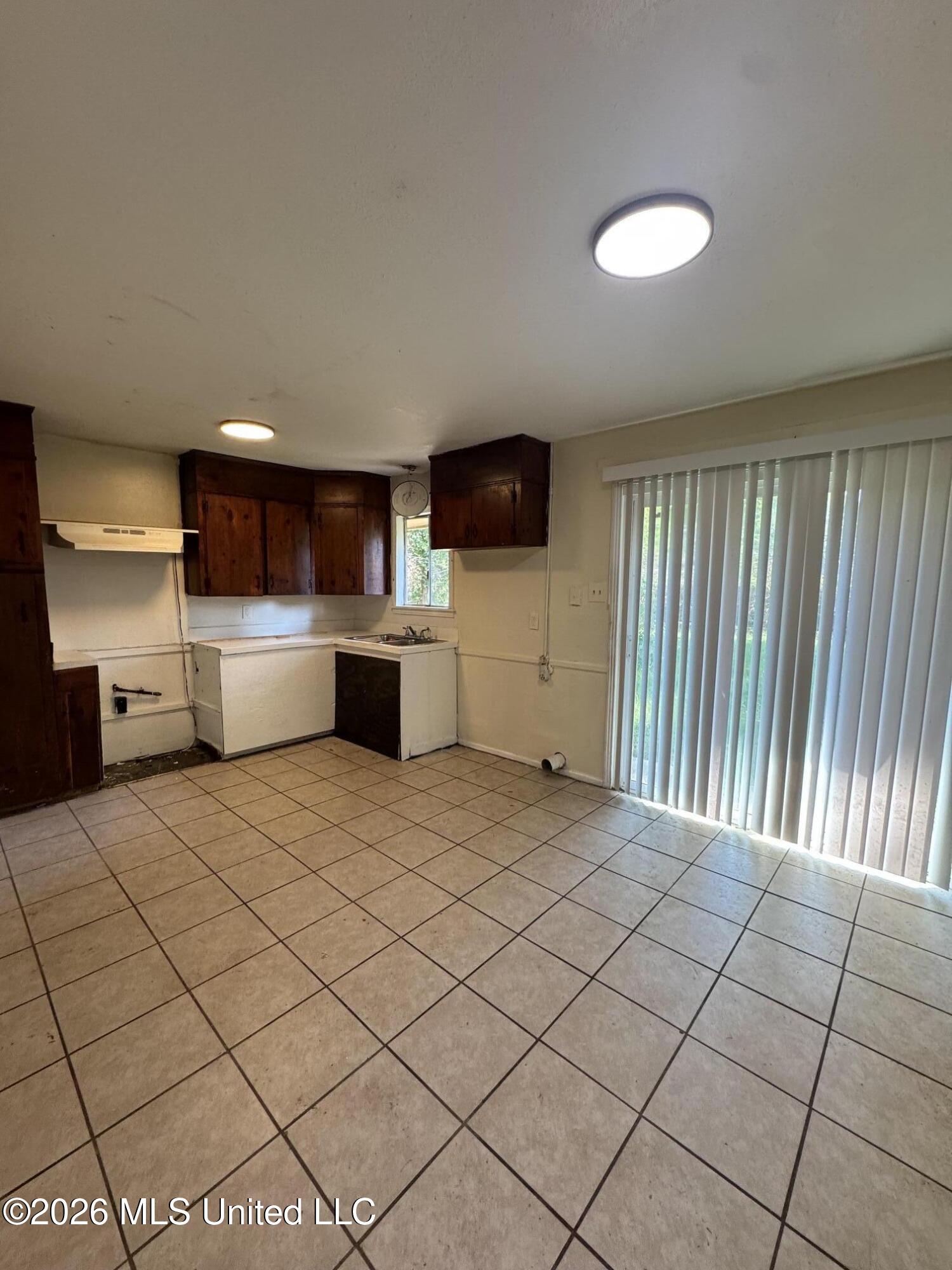 318 Queen Marie Lane Property Photo 4