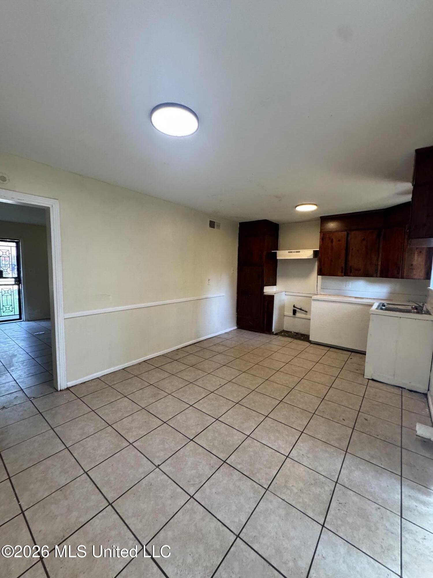 318 Queen Marie Lane Property Photo 5