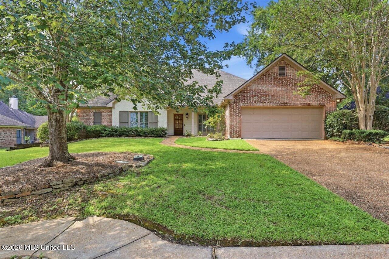 303 Hunters Crest Property Photo 1