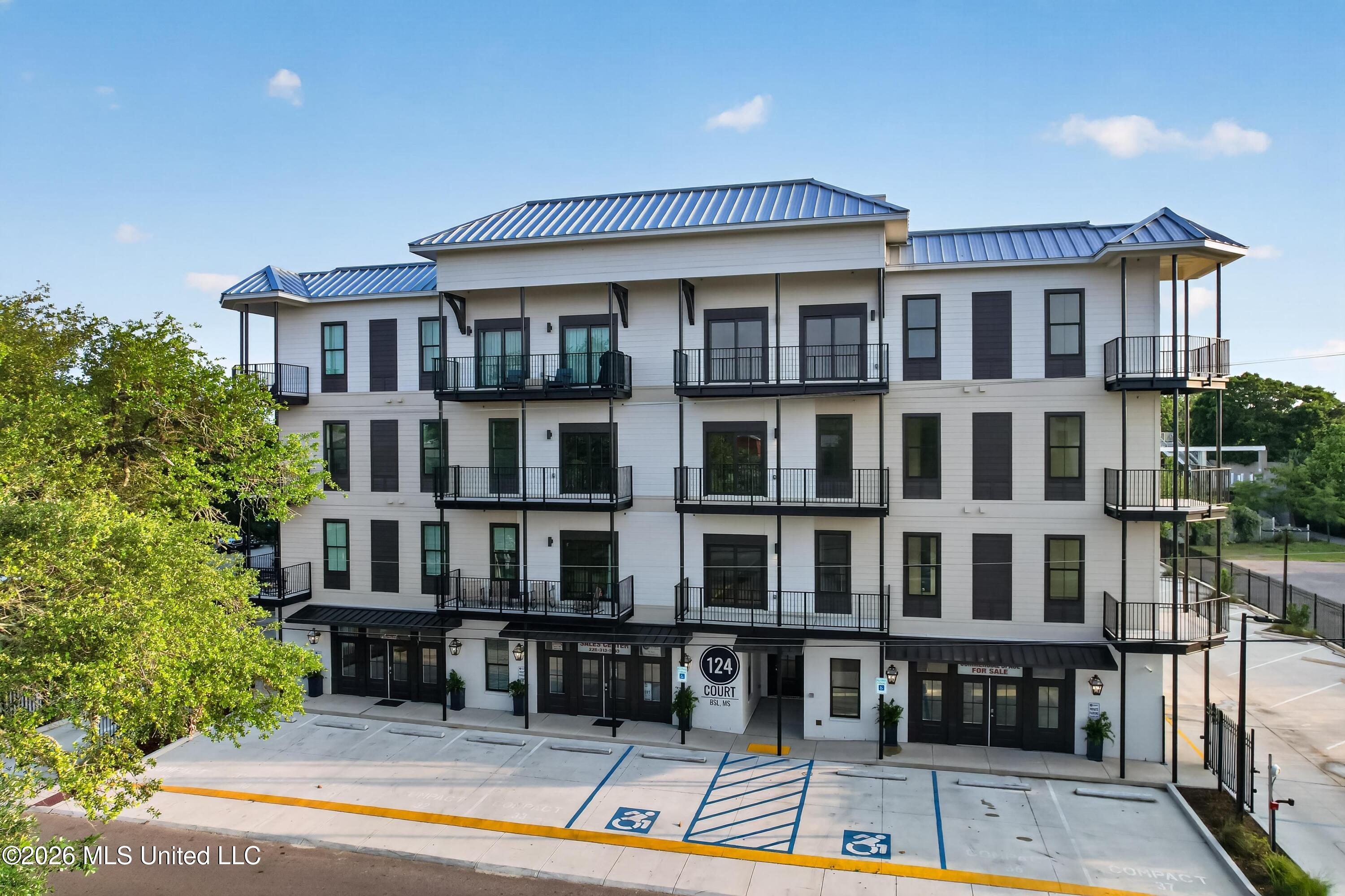 124 Court Street Property Photo 1