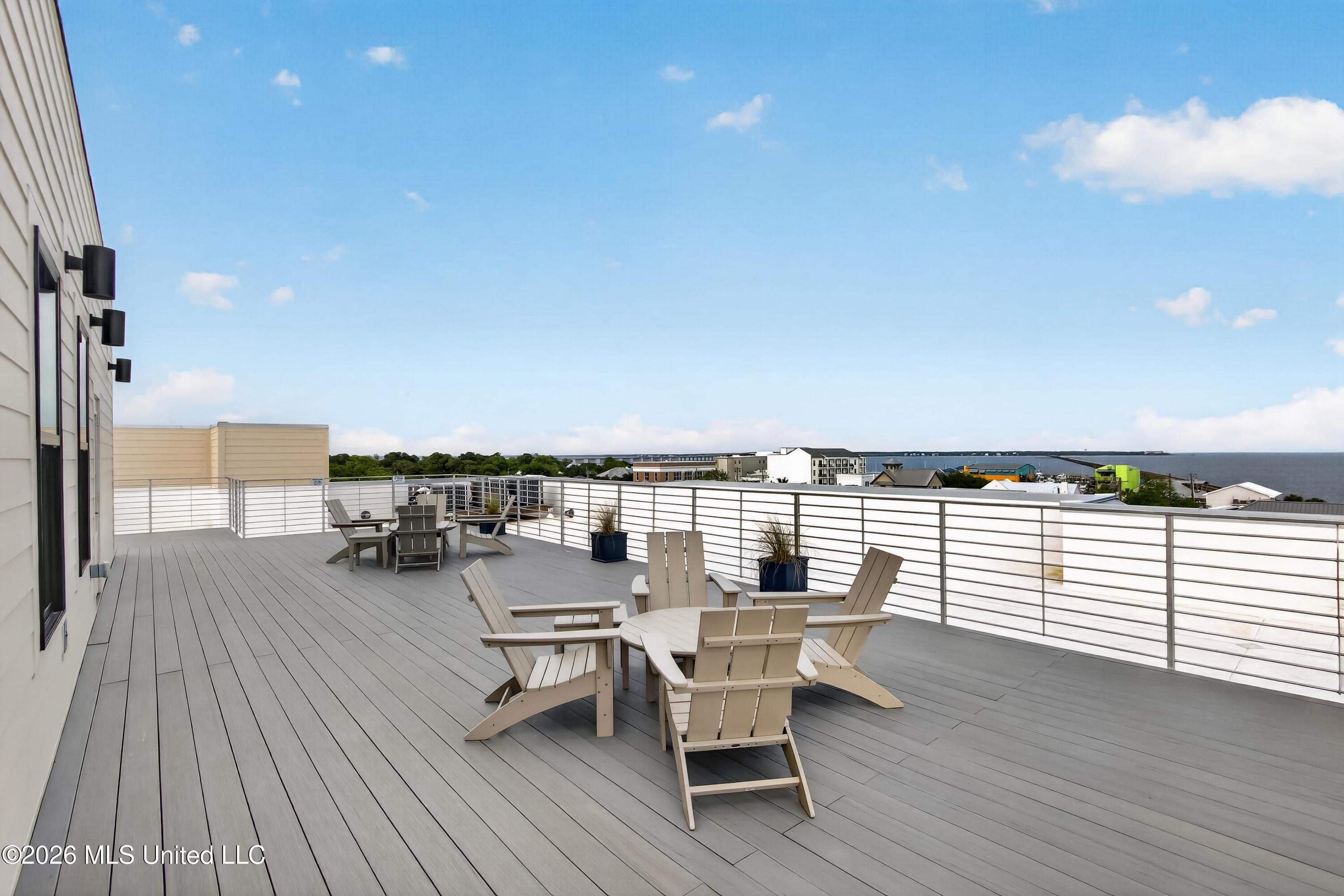 124 Court Street Property Photo 6