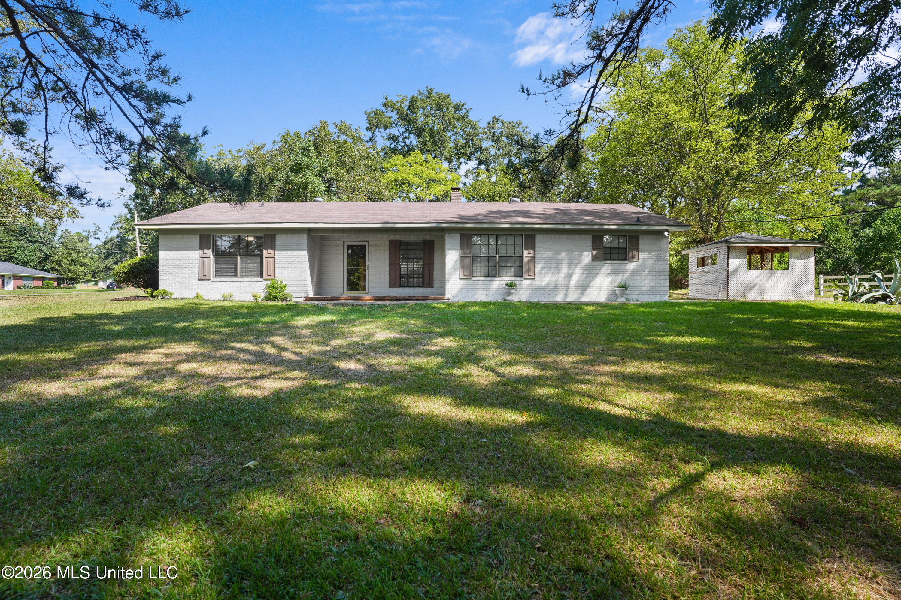 130 Western Hills Drive Property Photo 1